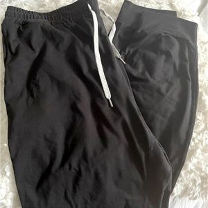 Vuori Performance Joggers